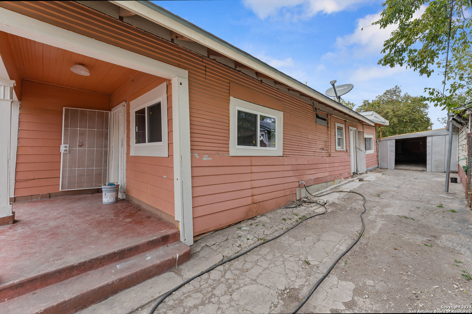 2311 EL PASO ST