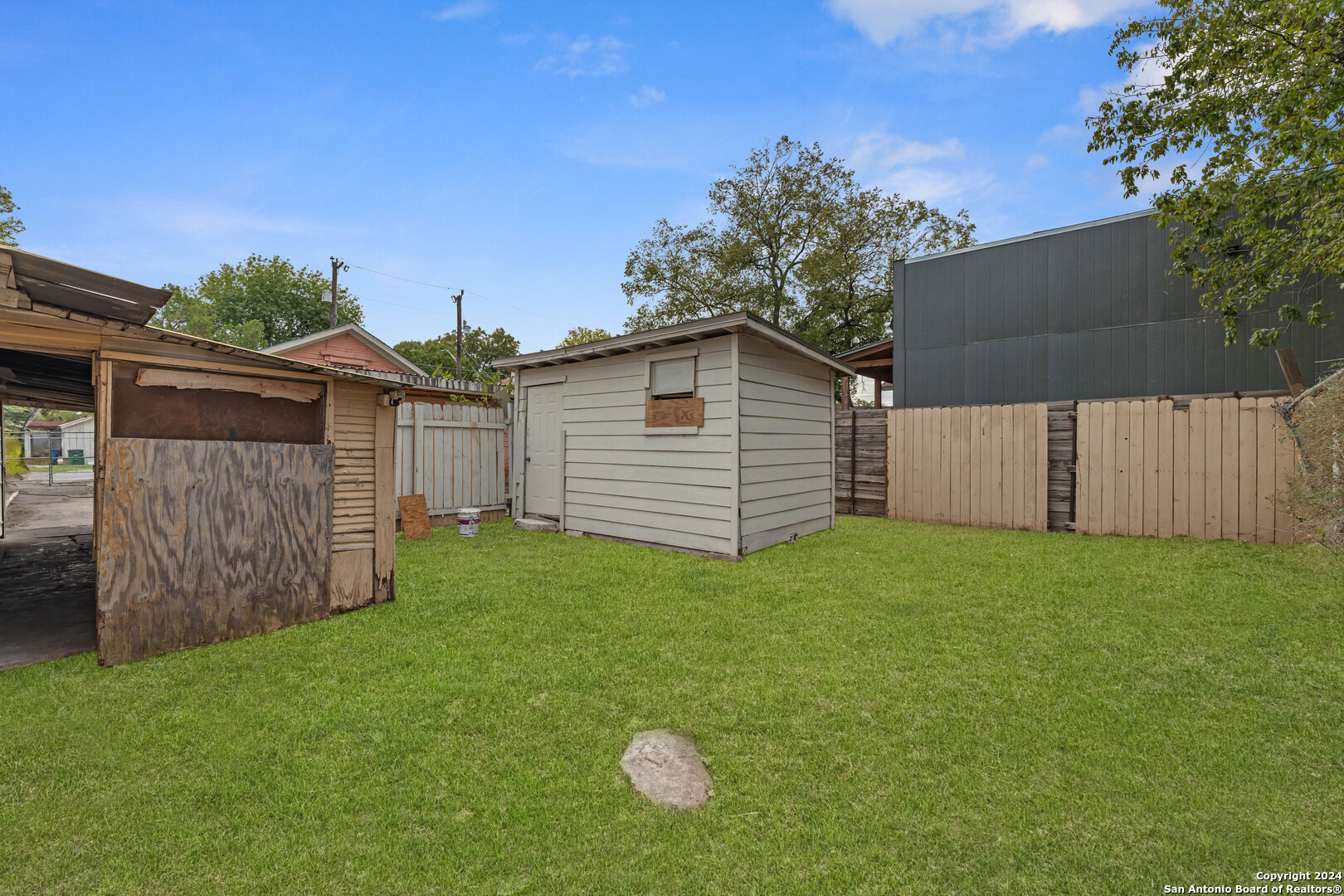 2311 EL PASO ST