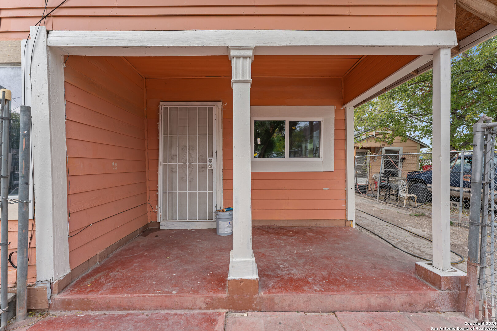 2311 EL PASO ST