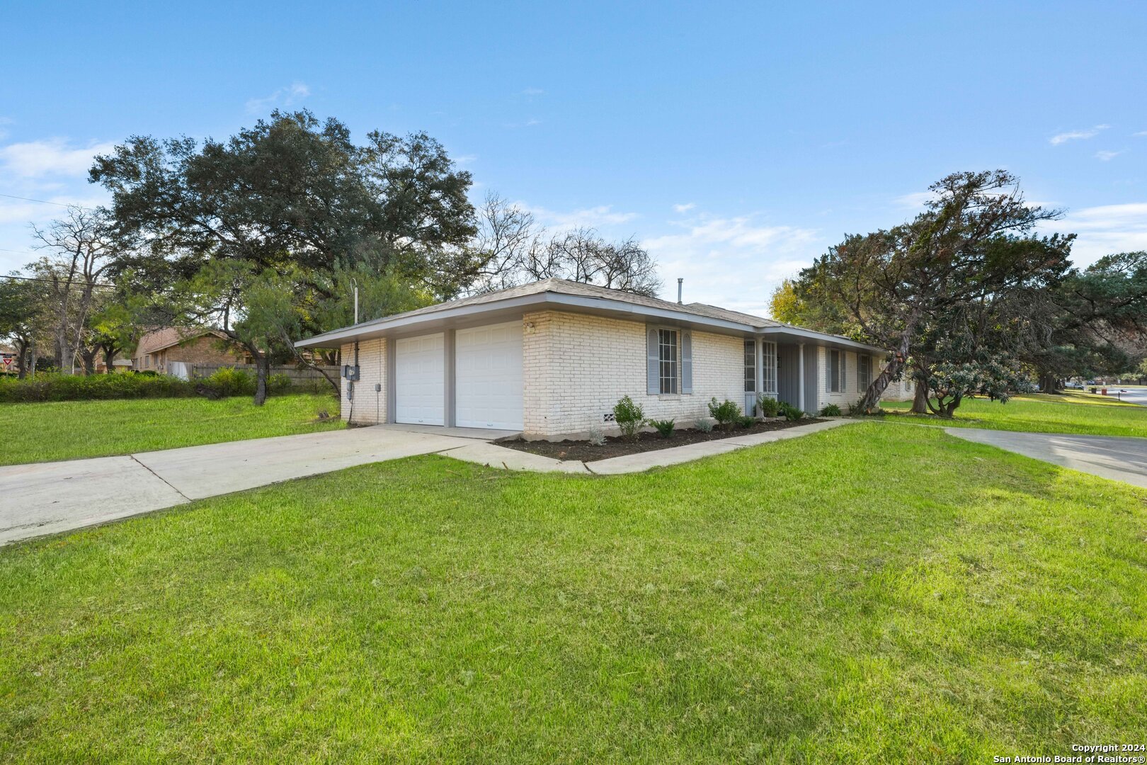 550 CRESTWAY DR