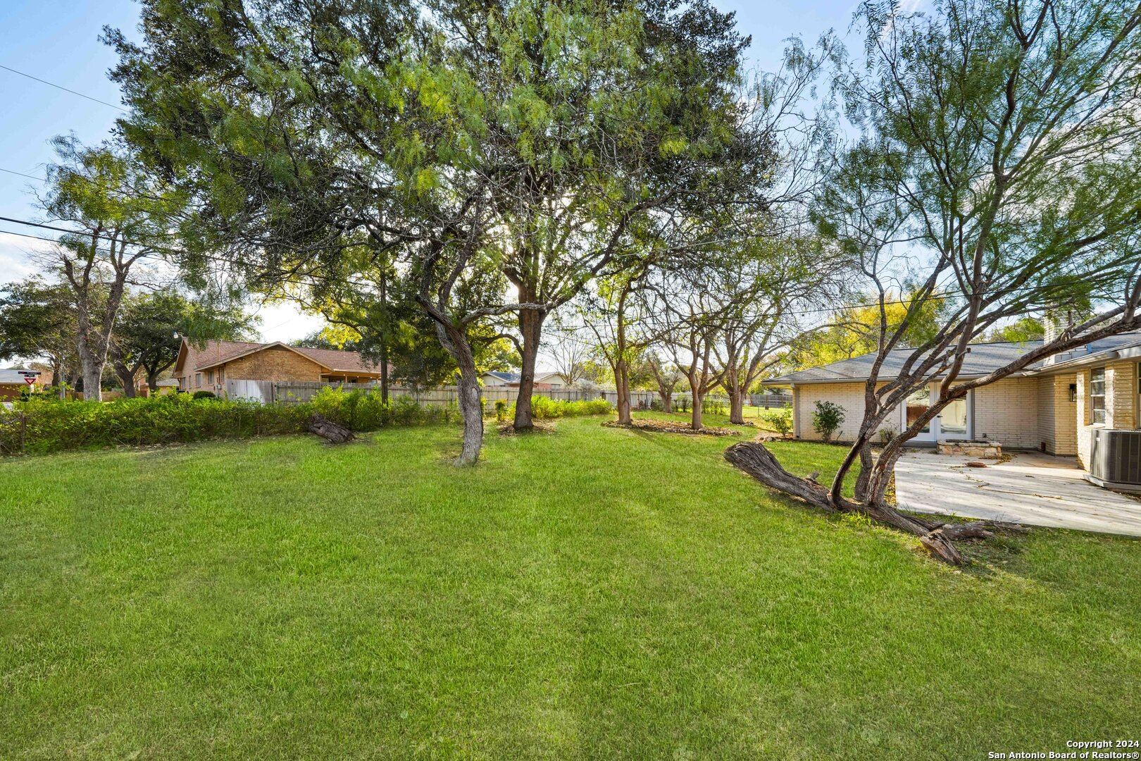 550 CRESTWAY DR