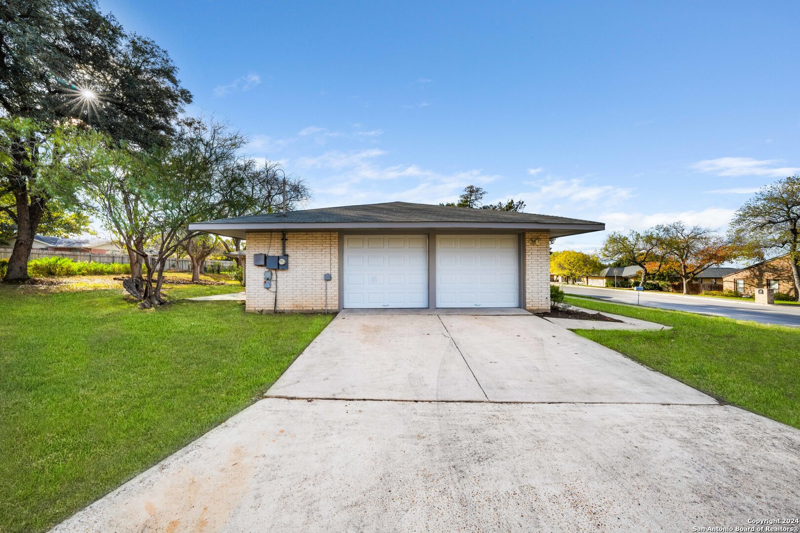 550 CRESTWAY DR