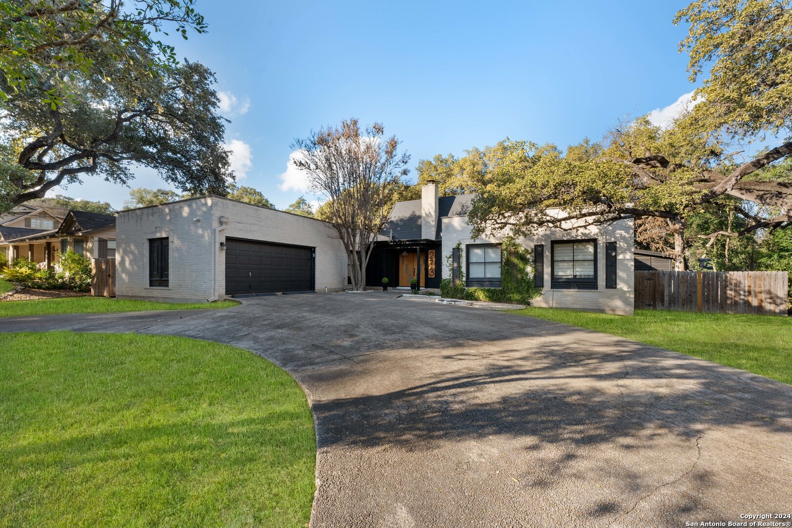 273 CAVE LN