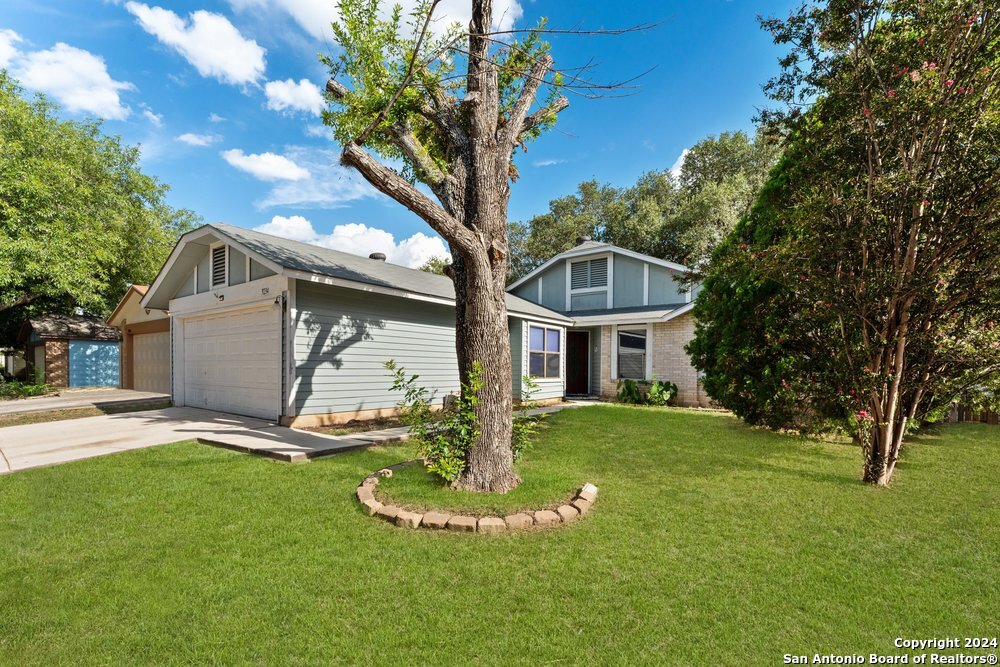 9234 Deer Village