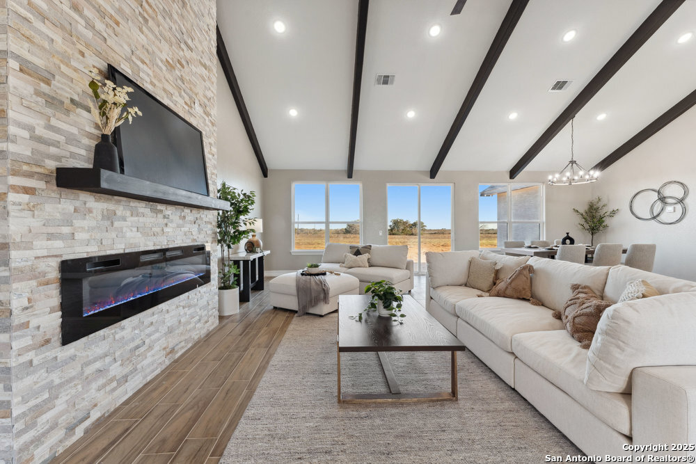 192 Hidden Ranch Ct