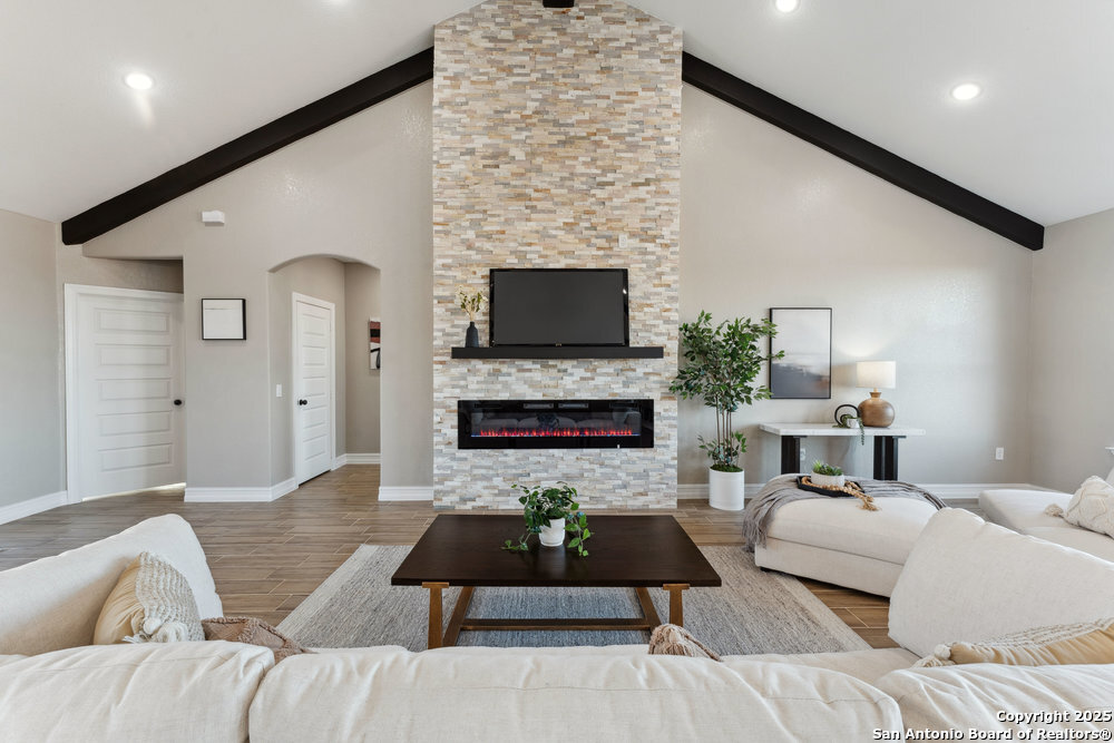 192 Hidden Ranch Ct