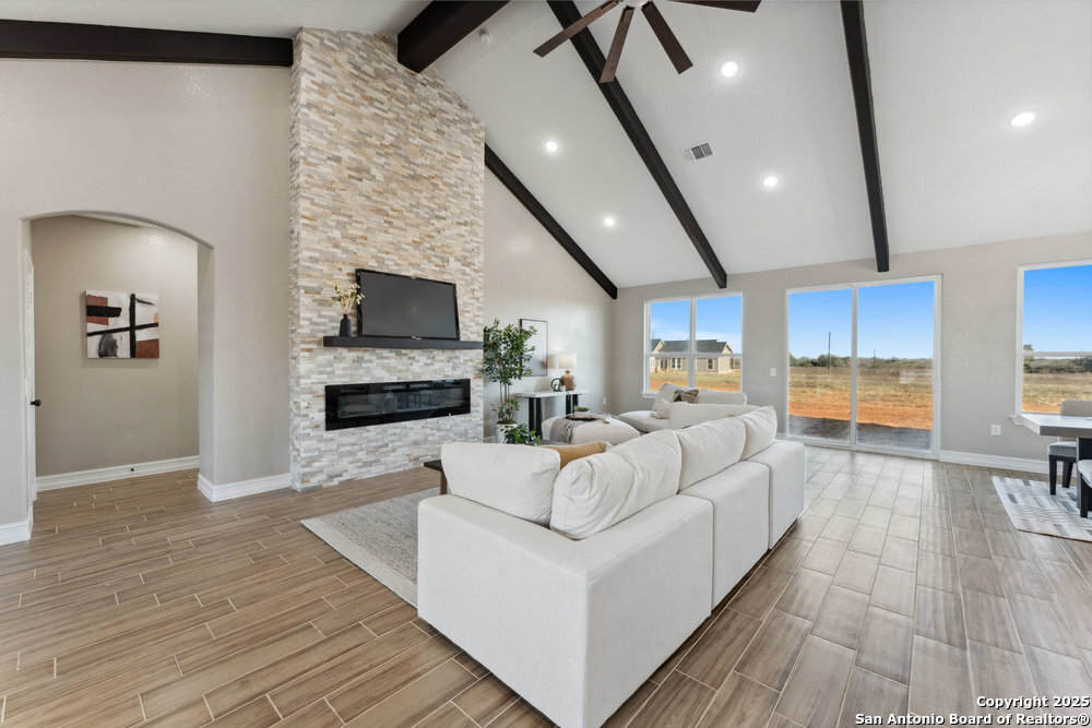 192 Hidden Ranch Ct
