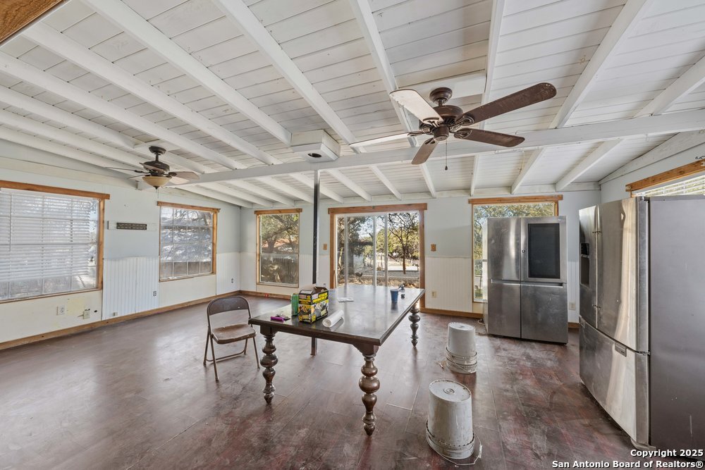 204 DREAMLAND DR