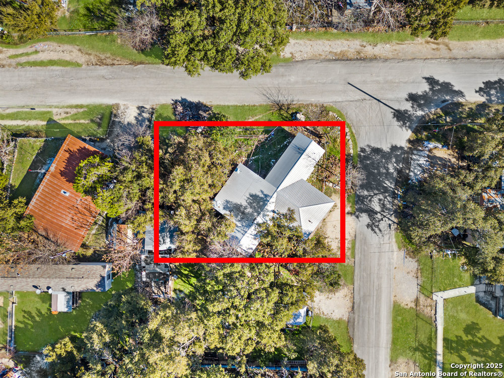 204 DREAMLAND DR