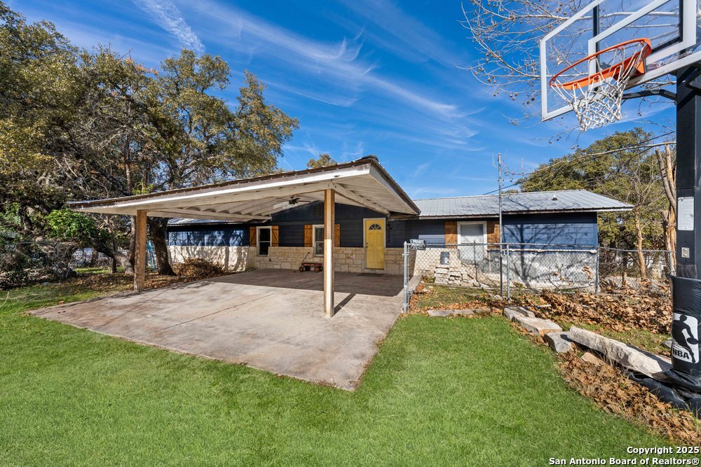 204 DREAMLAND DR