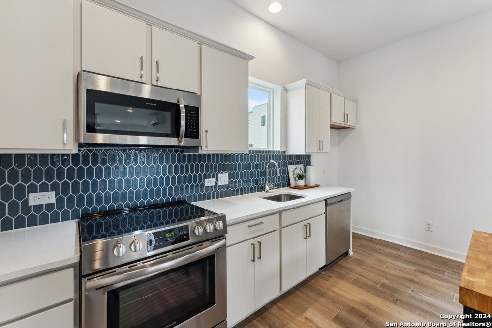 1735 W GRAMERCY PL #201