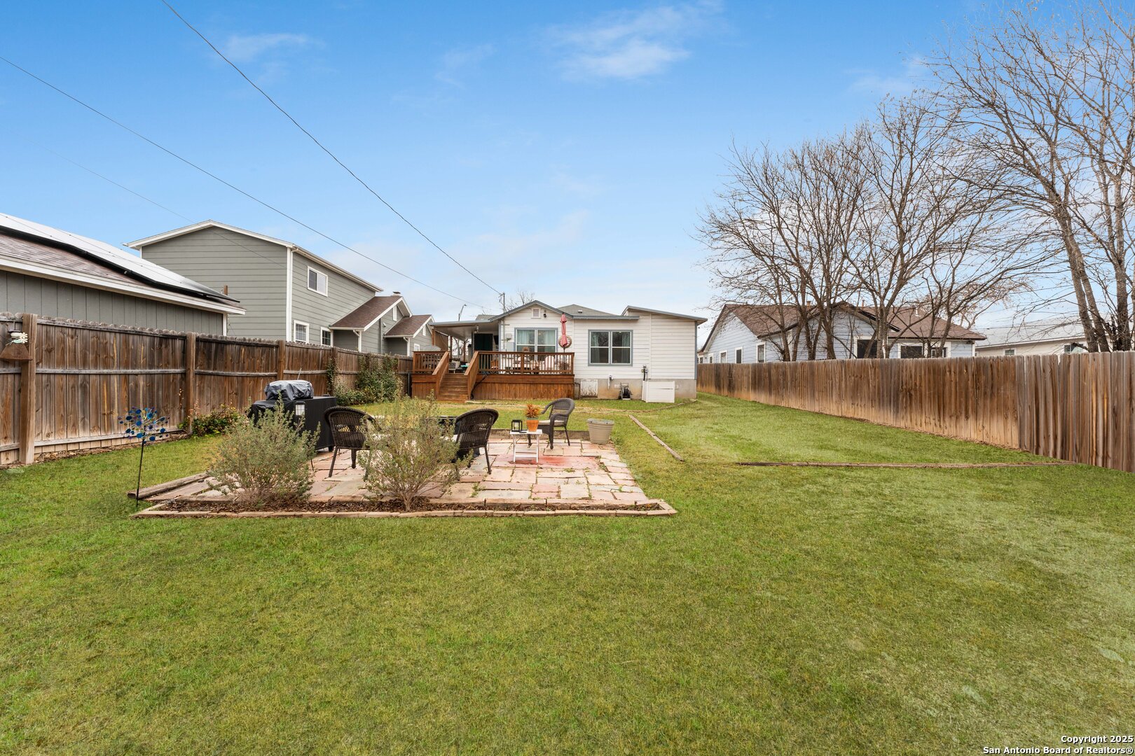 2010 W WOODLAWN AVE