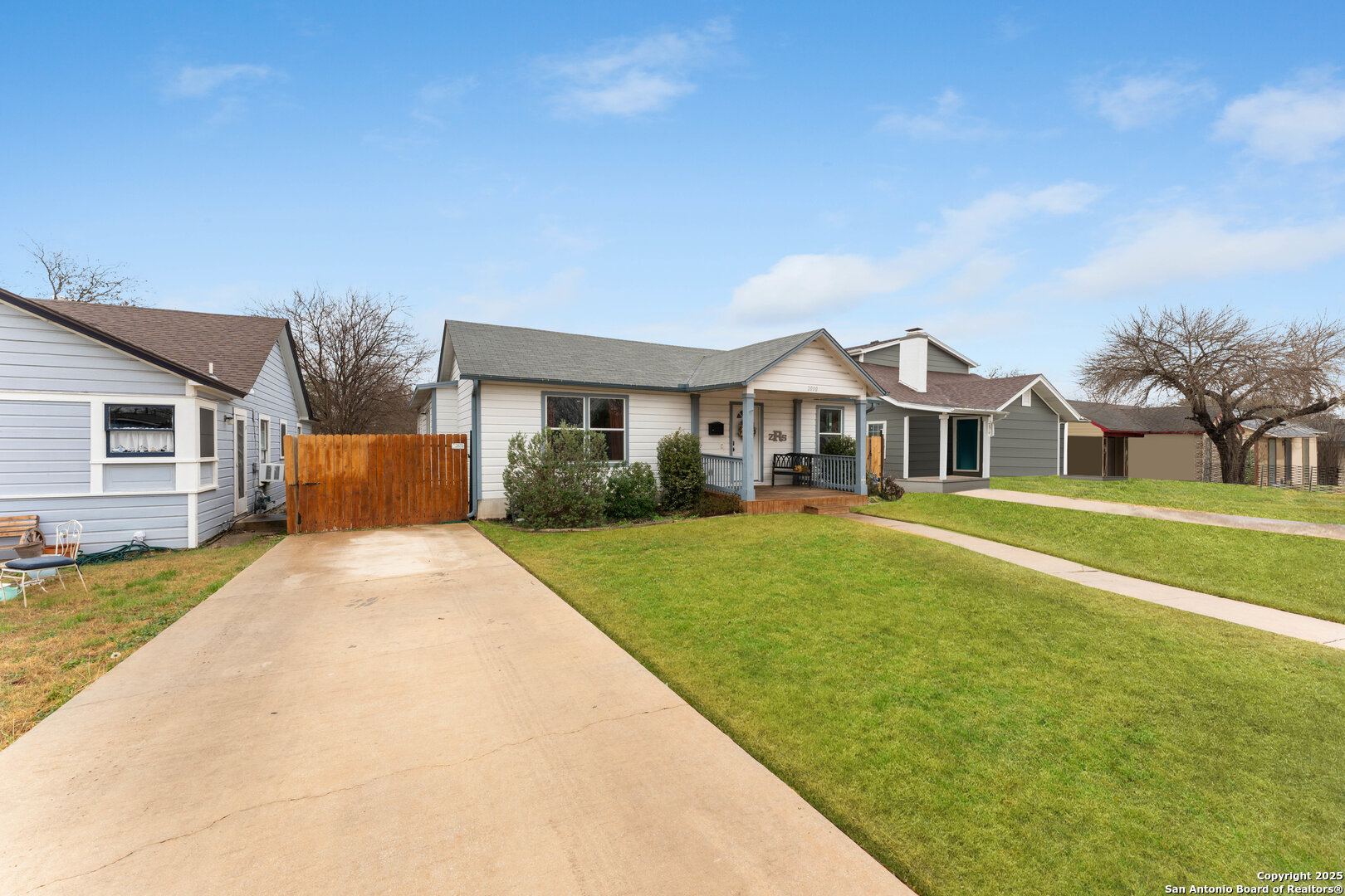 2010 W WOODLAWN AVE
