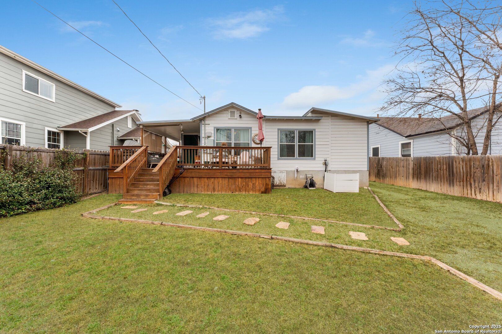 2010 W WOODLAWN AVE