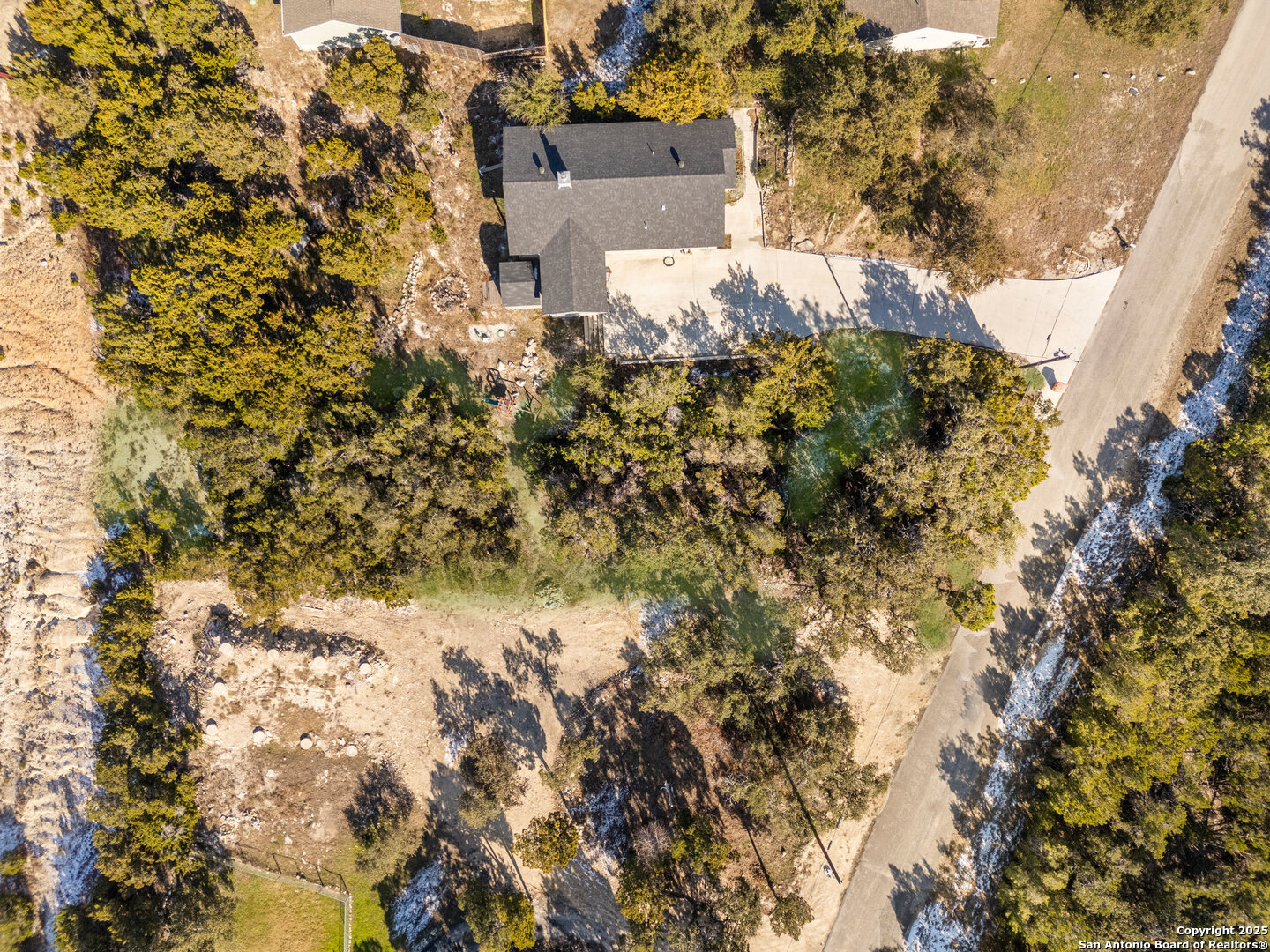 821 SCENIC HILLS DR
