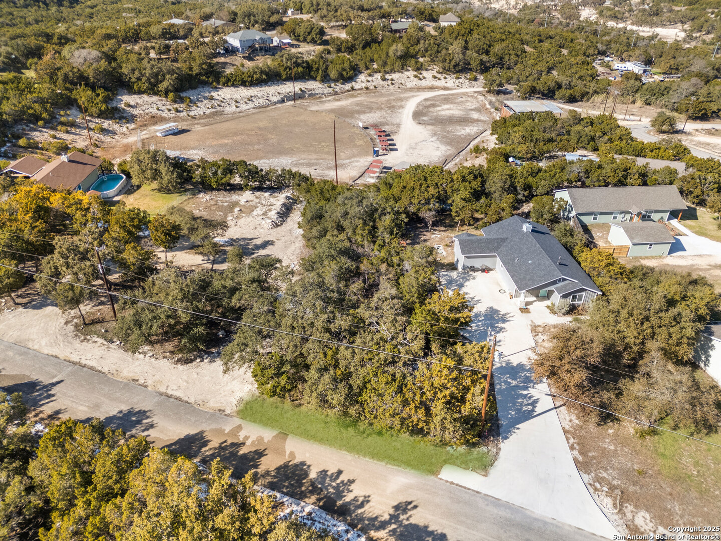 821 SCENIC HILLS DR