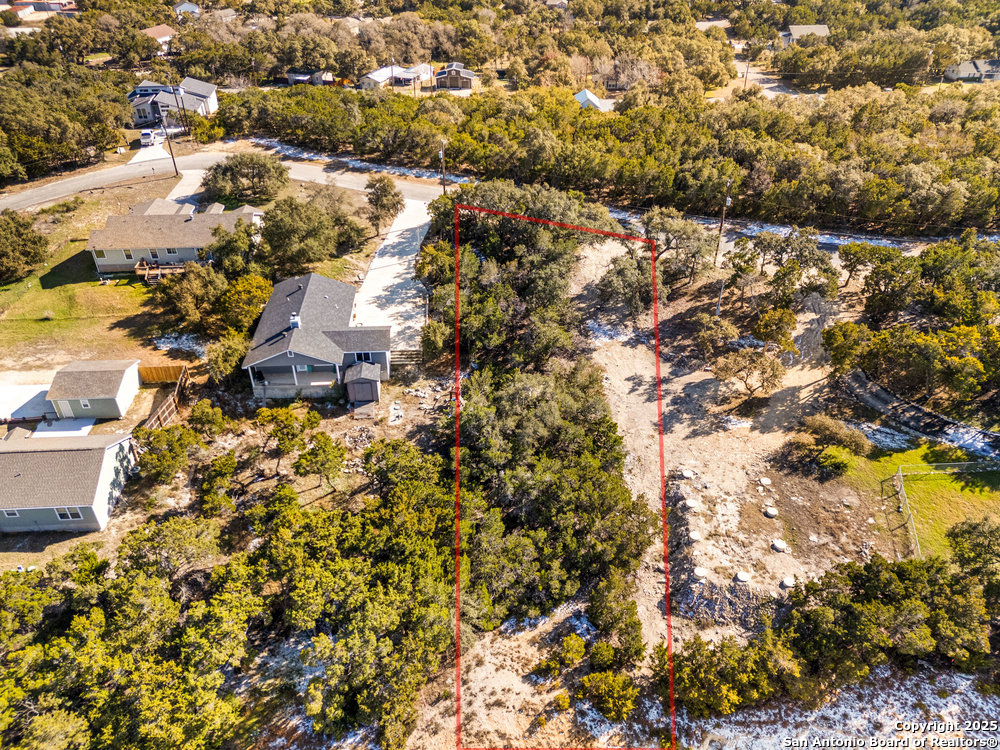 821 SCENIC HILLS DR