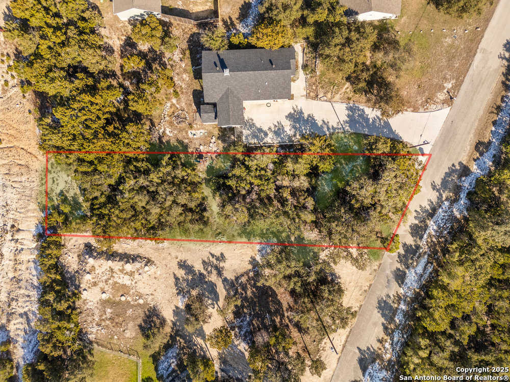 821 SCENIC HILLS DR
