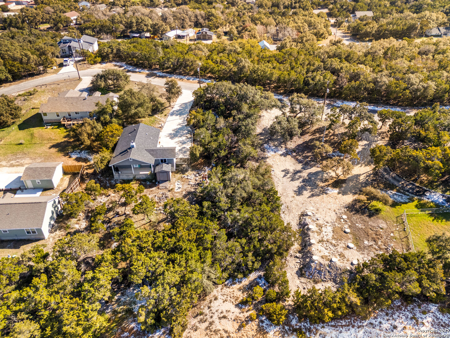 821 SCENIC HILLS DR