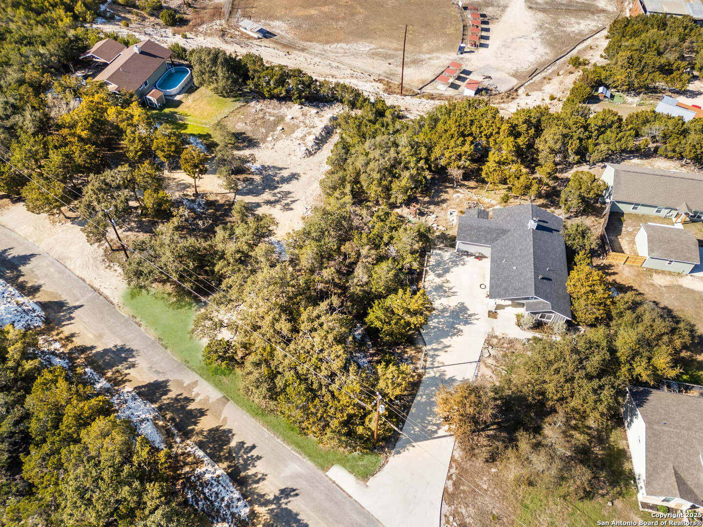 821 SCENIC HILLS DR