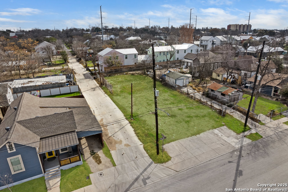 810 N CHERRY ST