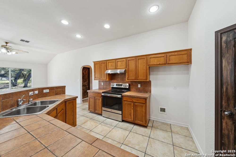 4074 Wegner Rd