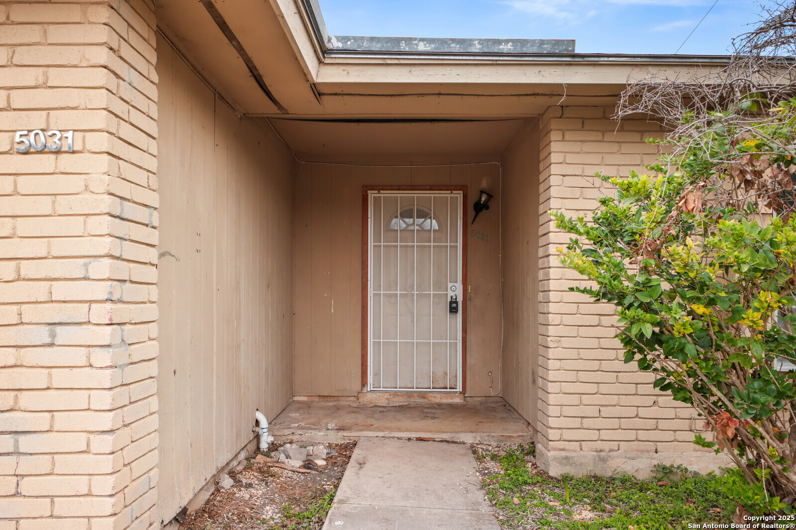 5031 GENE CERNAN DR