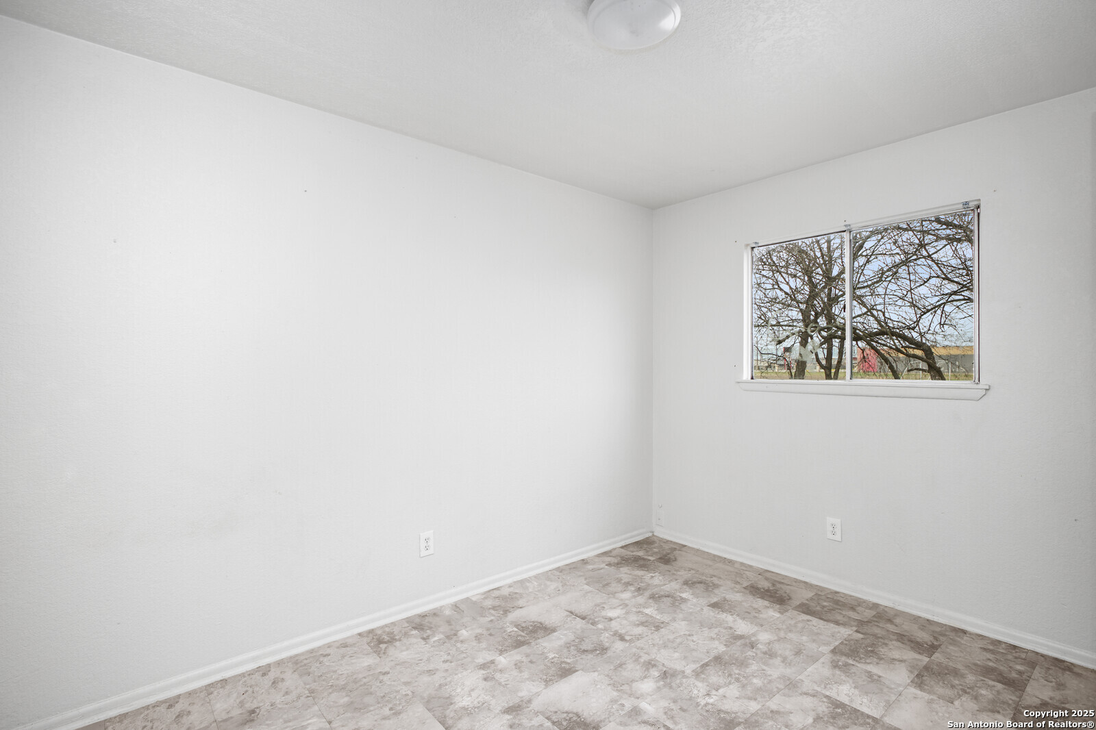 5031 GENE CERNAN DR