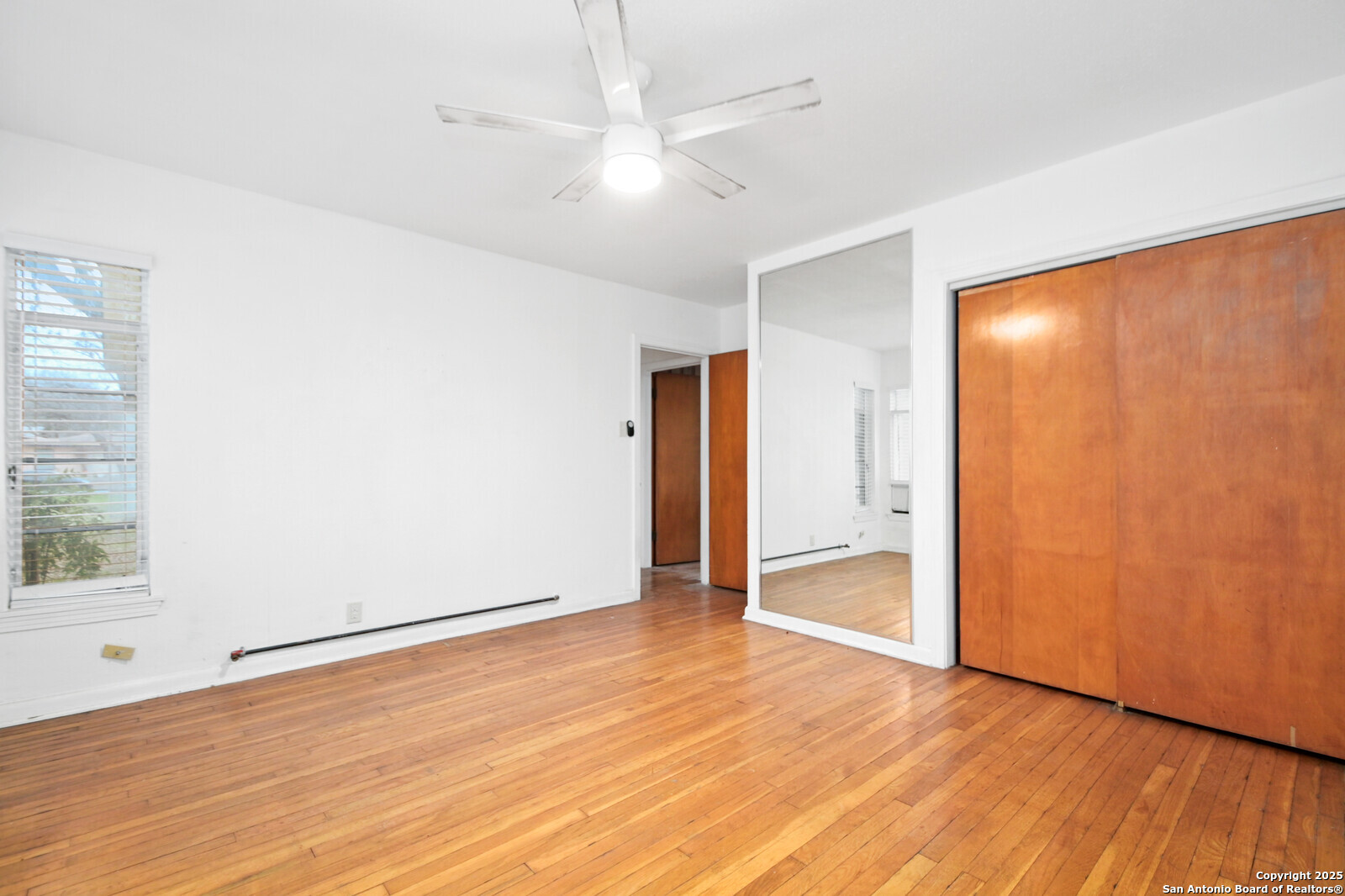 327 ALTGELT AVE