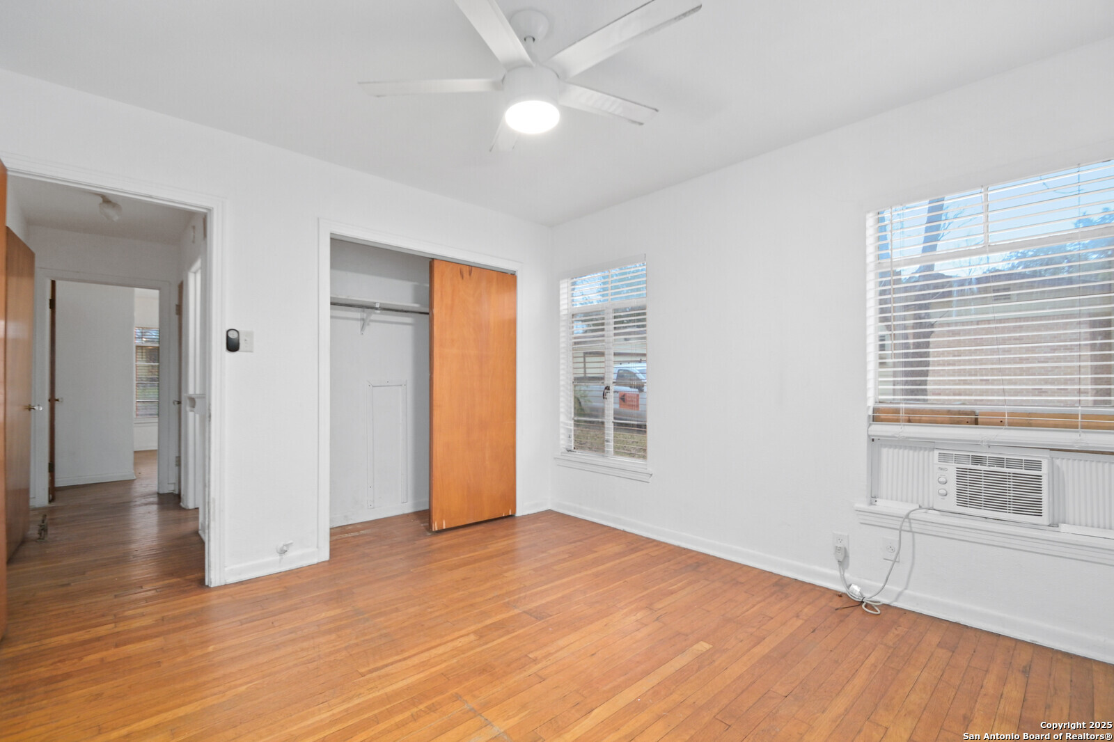 327 ALTGELT AVE