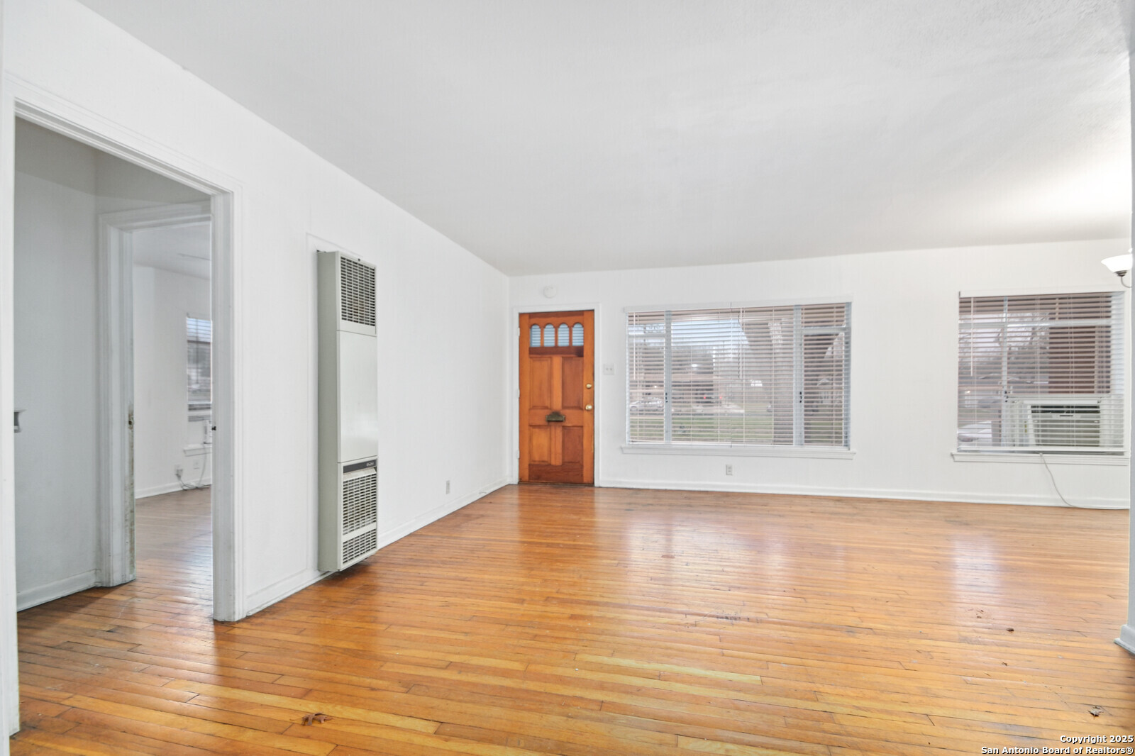 327 ALTGELT AVE