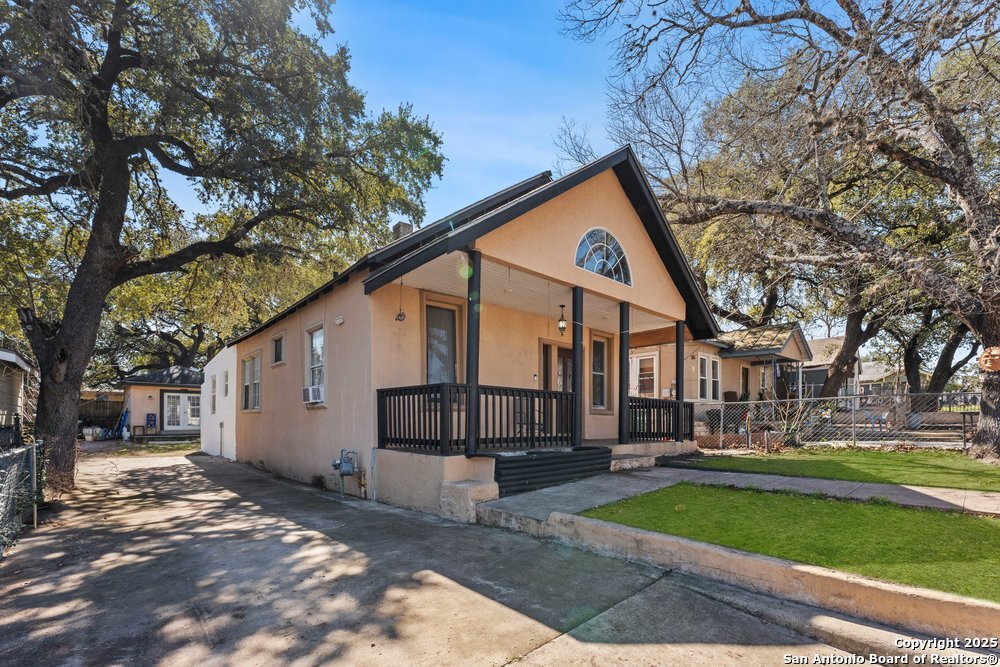 1410 KAYTON AVE