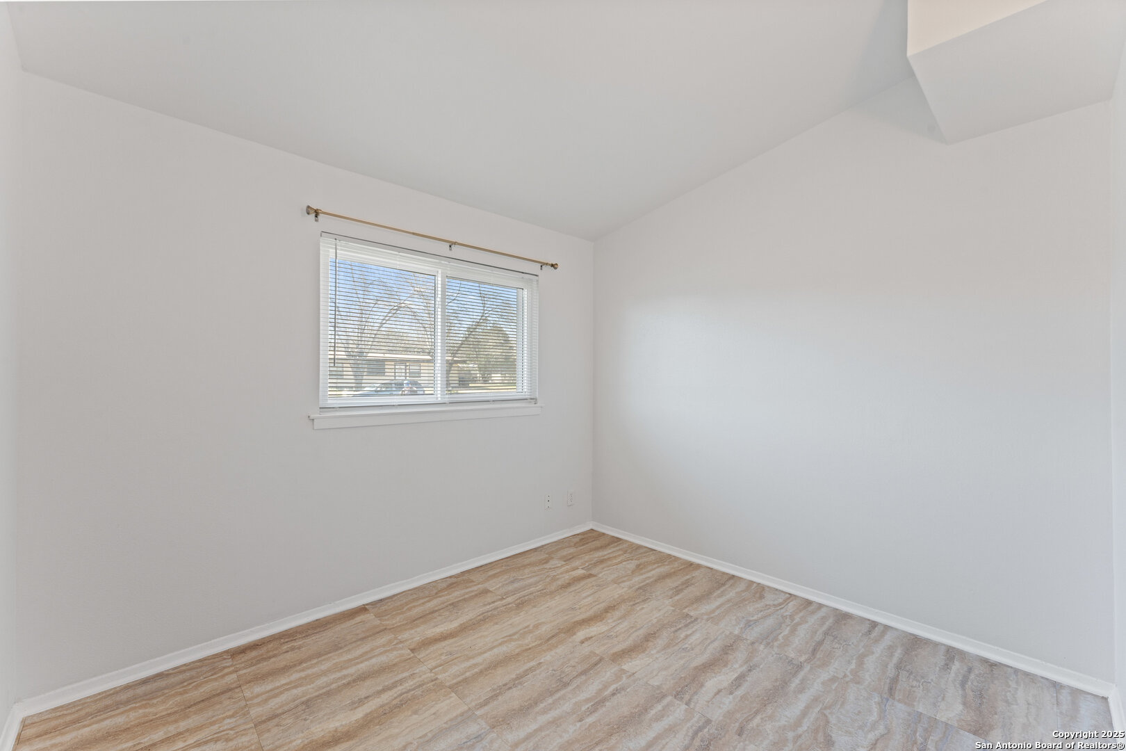 6123 Cedar Valley Dr