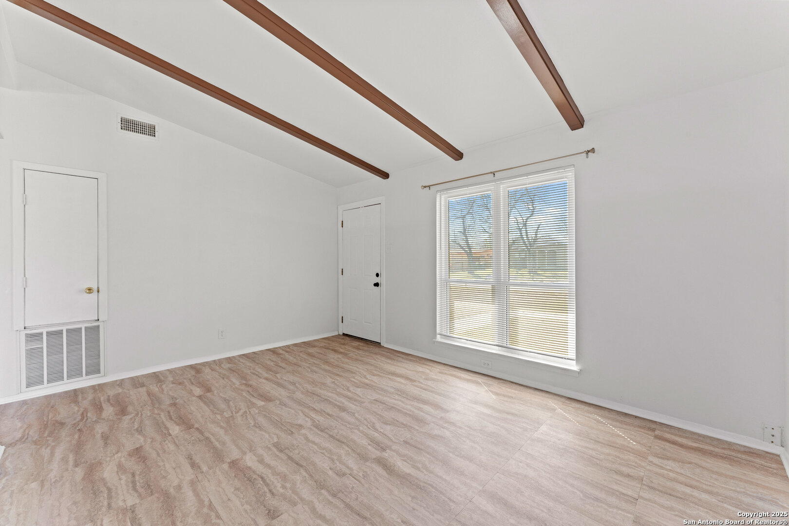 6123 Cedar Valley Dr