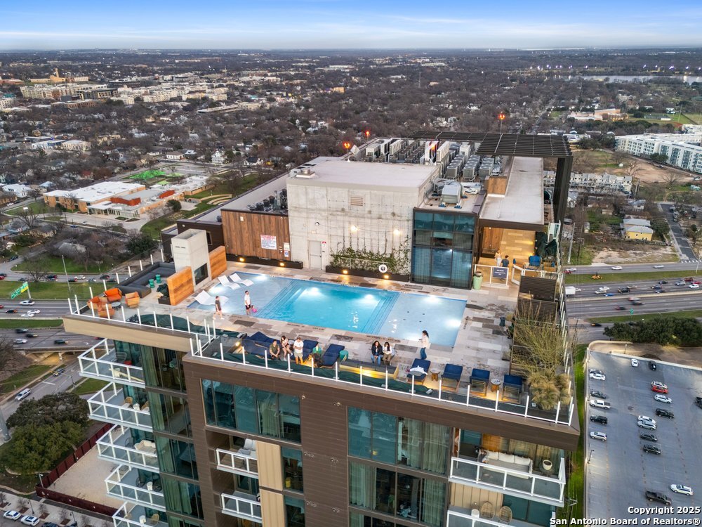 48 East Ave 2610