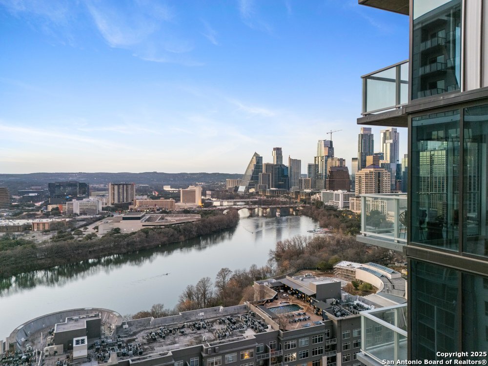 48 East Ave 2610