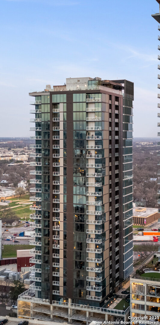 48 East Ave 2610