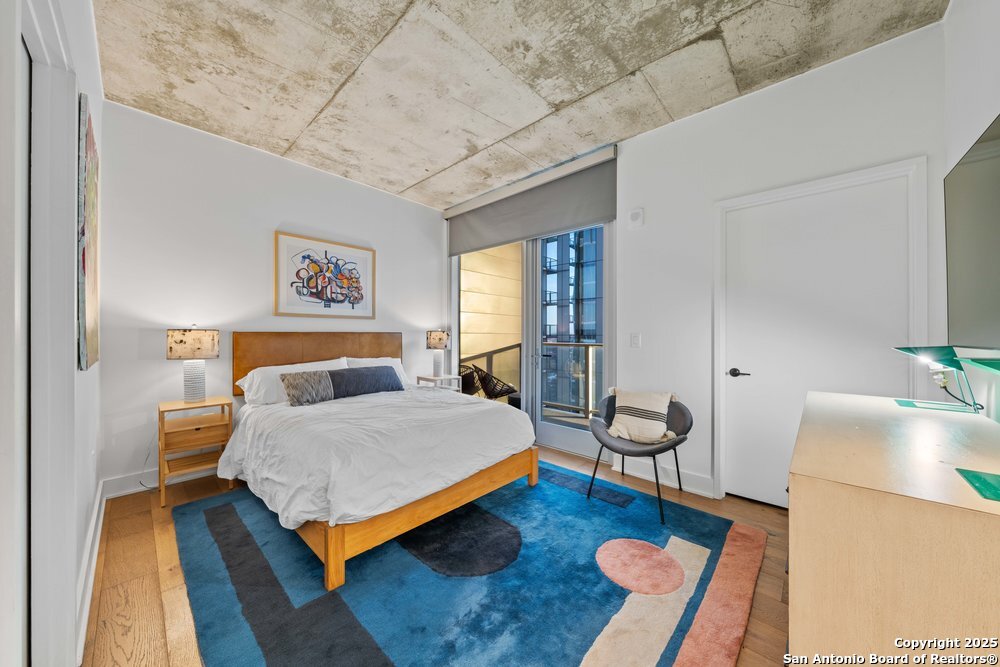 48 East Ave 2610