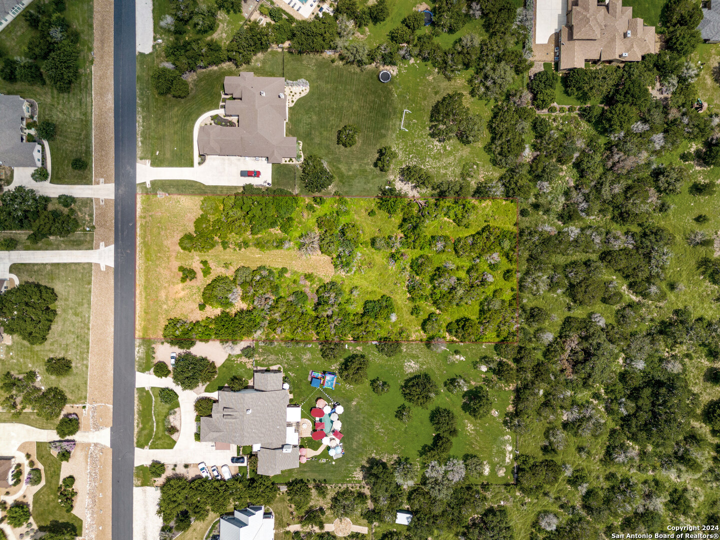 817 OAK BLUFF TRL