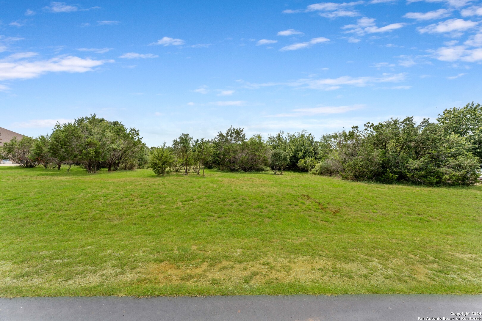 817 OAK BLUFF TRL