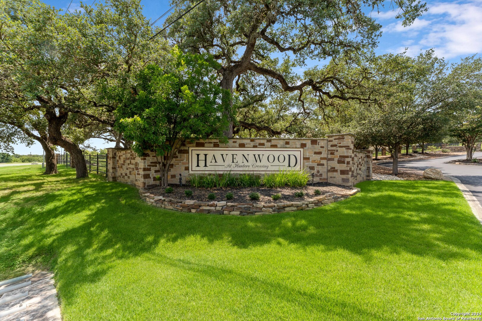 817 OAK BLUFF TRL