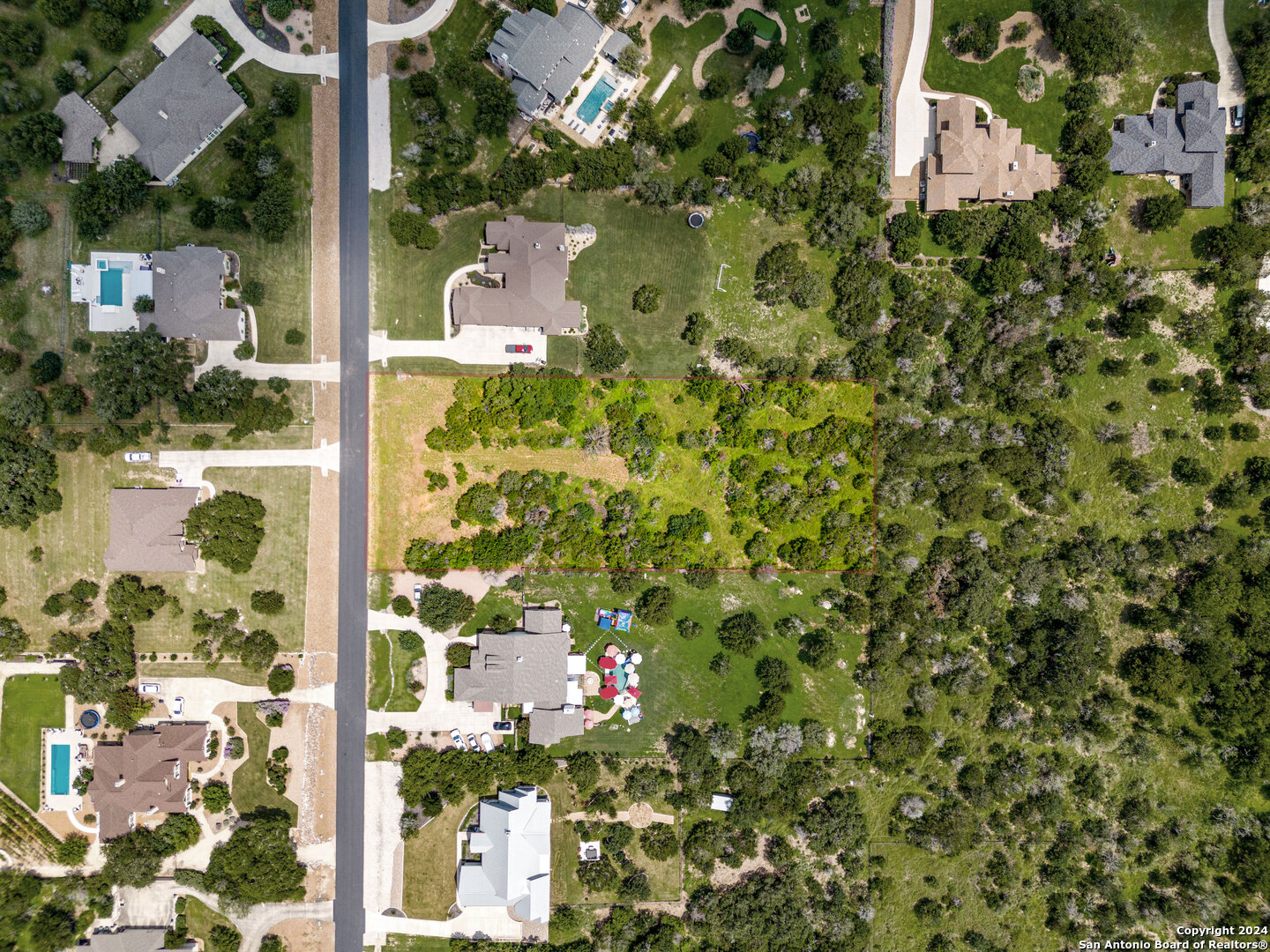 817 OAK BLUFF TRL
