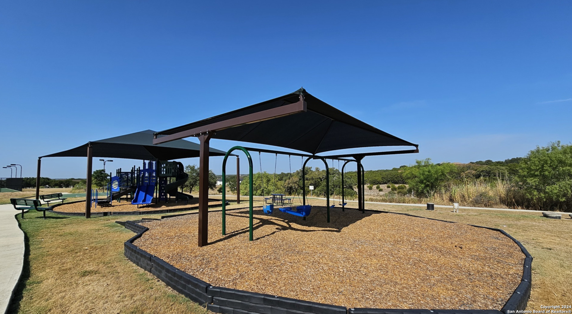 817 OAK BLUFF TRL
