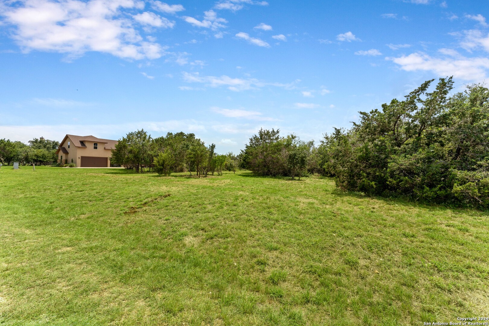 817 OAK BLUFF TRL
