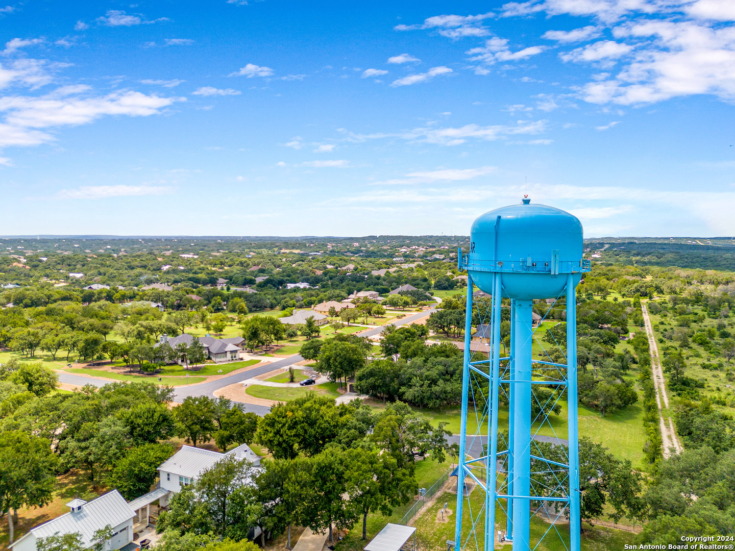 817 OAK BLUFF TRL