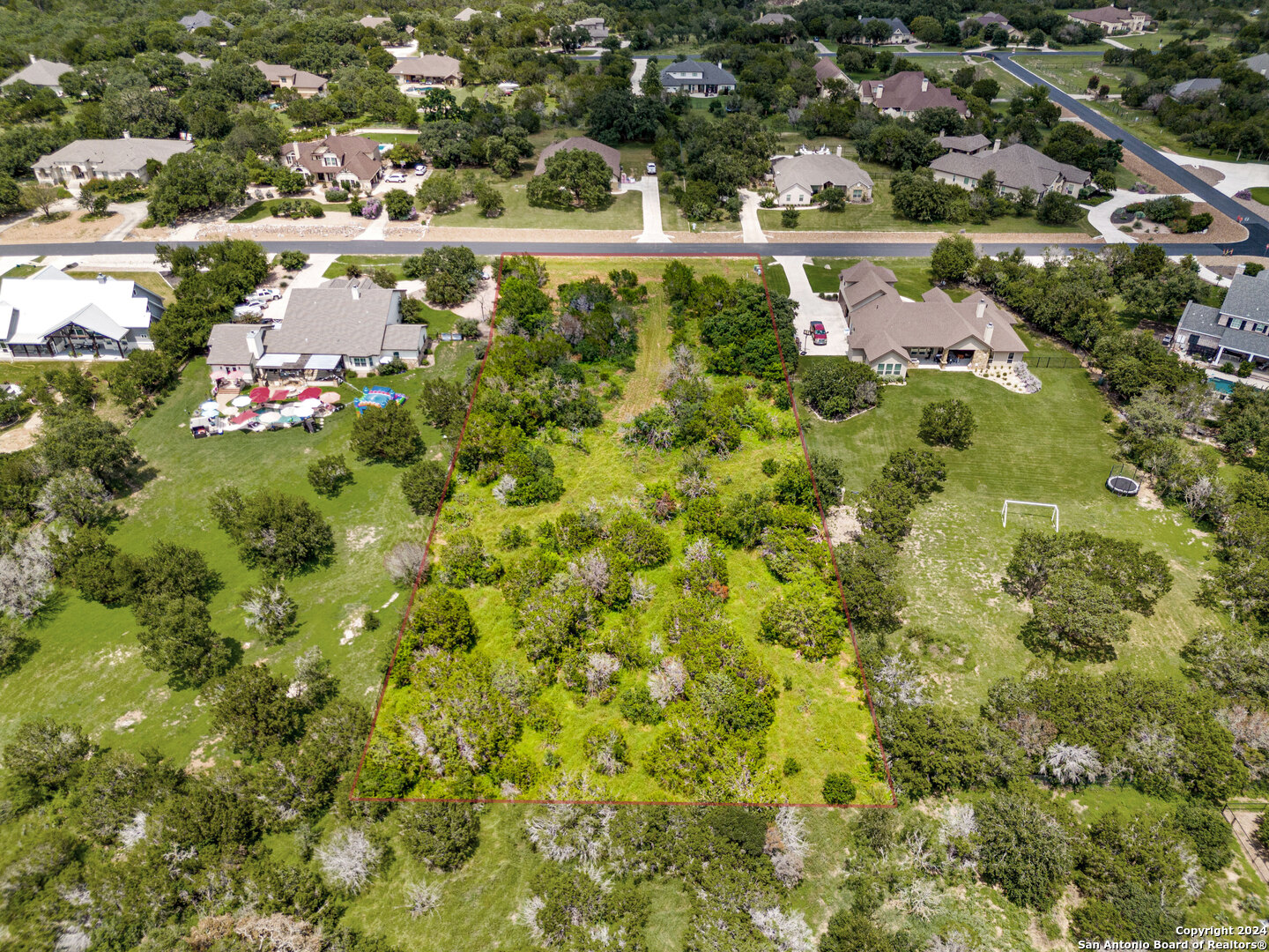 817 OAK BLUFF TRL