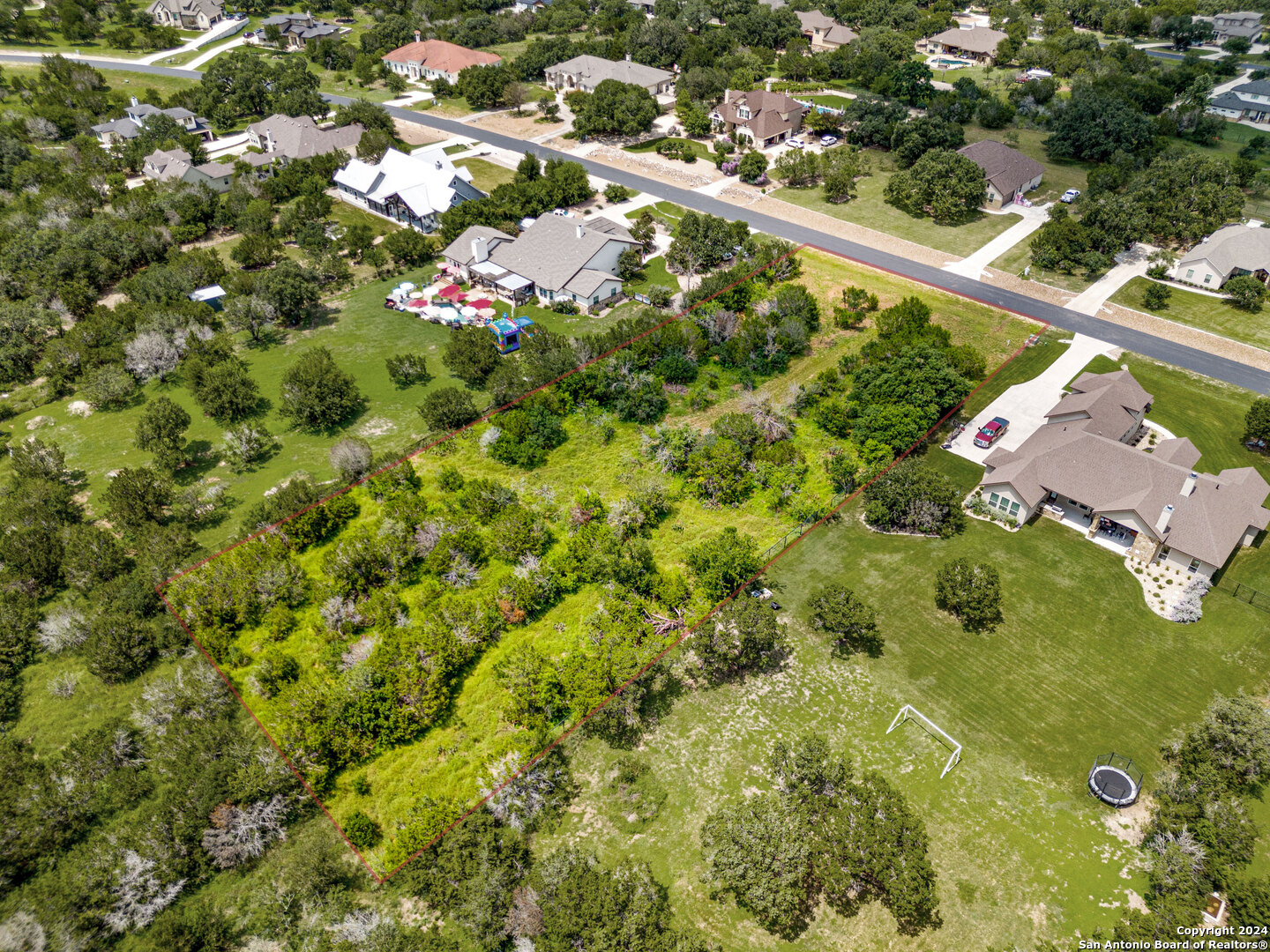 817 OAK BLUFF TRL