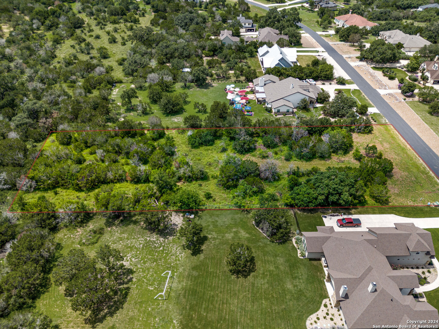 817 OAK BLUFF TRL