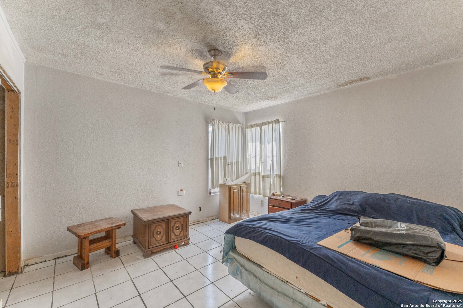 907 Overhill Drive
