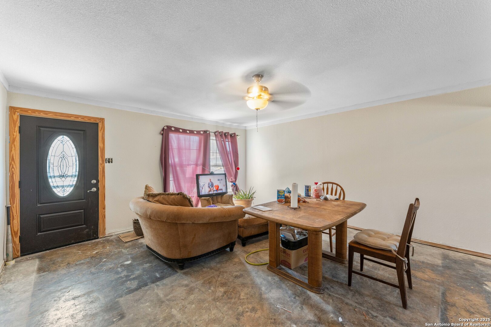 907 Overhill Drive